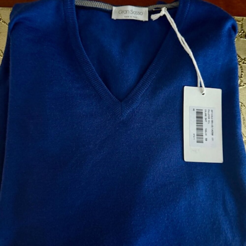 Gran Sasso of Italy, NWT, V- Neck 100% Virgin Wool Sweater Sz 50 Royal Blue